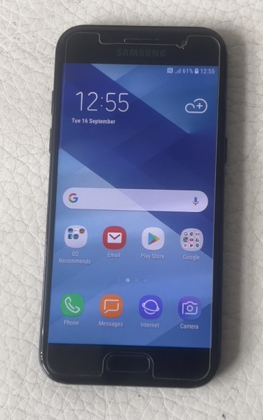 Samsung Galaxy A3-SM320FL Midnight Black Entsperrt Top Zustand
