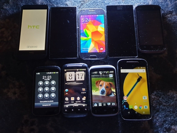 DEFEKT 9X diverse ältere Smartphones – gutes LCD, RESTPOSTEN, BESCHREIBUNG LESEN AA3500