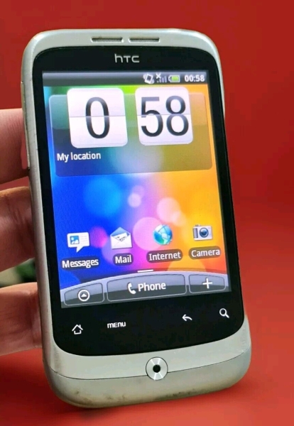 HTC Wildfire (entsperrt) 3G Smartphone einwandfreier Zustand mit Ladegerät