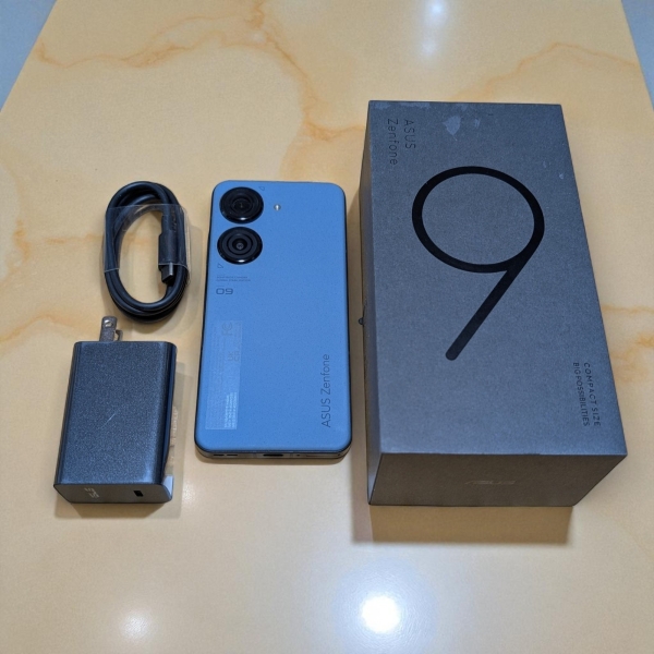 ASUS ZenFone 9 Midnight Blue 8GB 128GB SIM-frei entsperrt Smartphone JP