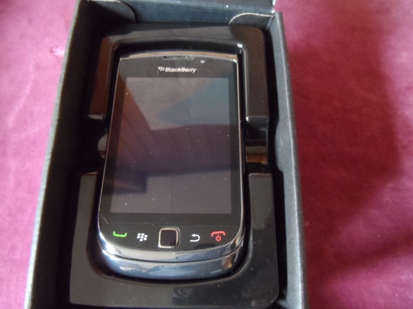 Blackberry Torch 9800  Slider – 4 GB Ohne Simlock Sehr guter Zustand