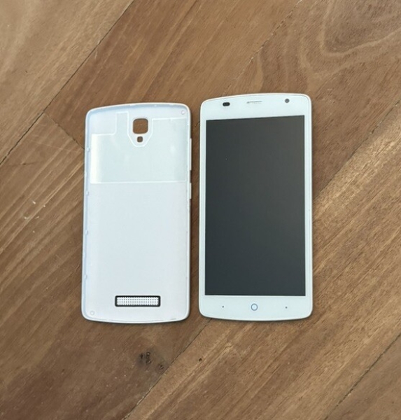 ZTE Blade L5 Plus 8GB Weiß Ungeprüft Top Zustand Händler Rückgaberecht ! LESEN !