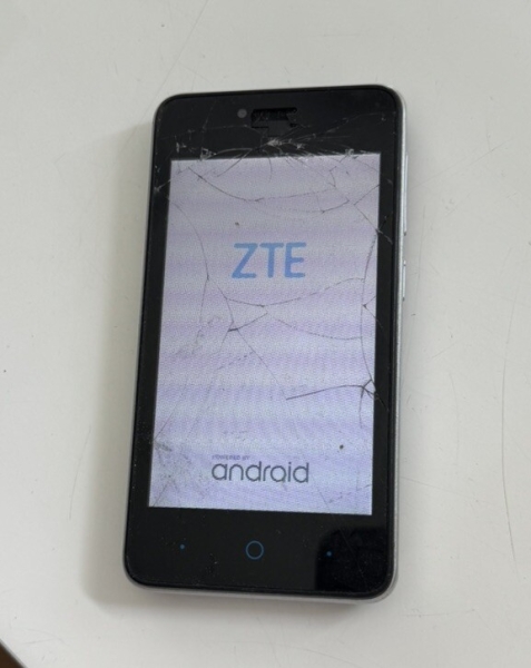 ZTE Blade C341 Smartphone Weiß  Teilespender Platine Kamera Deckel  Etc Ok –