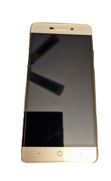 ZTE Blade A452 8GB [Dual-Sim] GOLD – SEHR GUT