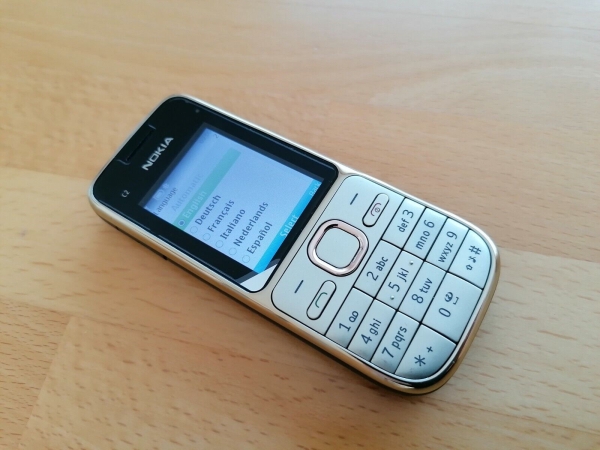 Nokia C2-01 Warm Silver / ohne Simlock – 36 Monate ( 3 Jahre ) Gewährleistung