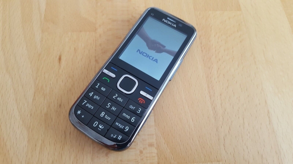 Nokia C5-00  Schwarz / Black  ohne Simlock / neuwertig – 3 Jahre Gewähr