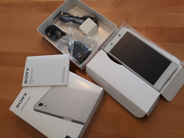 Sony  Xperia Z5 32GB White ohne Simlock /  36 Monate ( 3 Jahre ) Gewähr