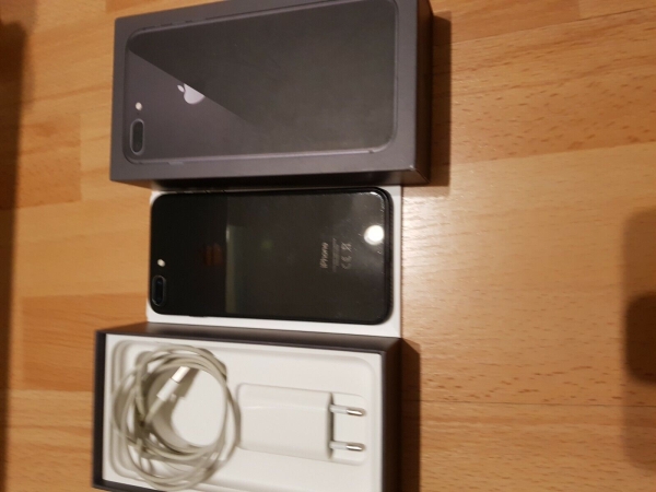 Apple iPhone 8 Plus – 64GB – Space Grau (Ohne Simlock) A1897 (GSM)