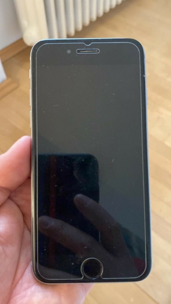  Apple iPhone 6 – 64GB – Silver (Without Simlock) A1586 (CDMA + GSM)