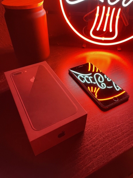 Apple iPhone 8 Plus – 64GB – Space Grau (Ohne Simlock) A1897 (GSM)