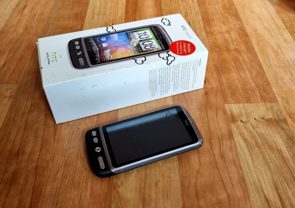 HTC Desire PB99200 in braun und OVP