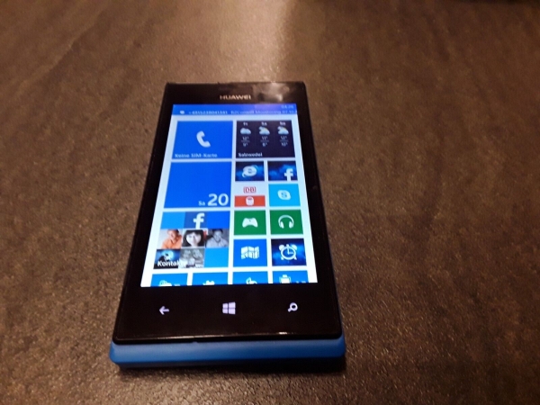 Huawei Ascend W1-U00 blau (Ohne Simlock) Smartphone