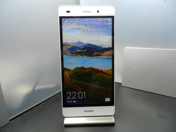 Huawei P8 Lite + Lederflipcover von Hama (schwarz)