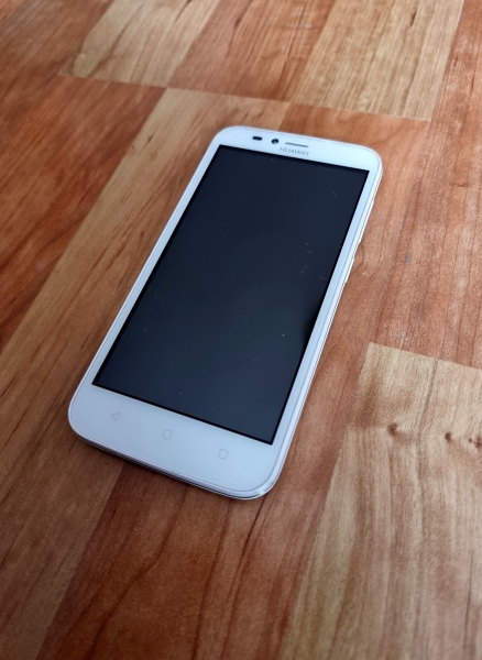 Huawei Ascend Y625 in weiss ( defekt )