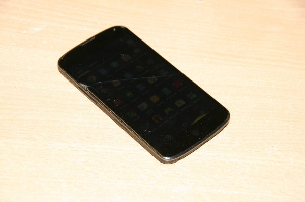 LG-E960 Nexus 4 8GB Schwarz (Ohne Simlock) Smartphone