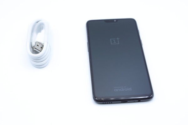 OnePlus 6 – 128GB 8GB RAM Amoled 6,28 Zoll 3.300 mAh Smartphone – Midnight Black