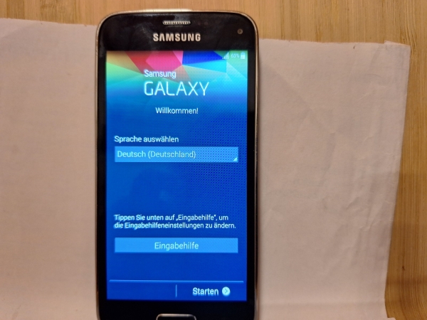 Handy Samsung Galaxy S5 mini  SM G800F schwarz  ohne Simlock Smartphone