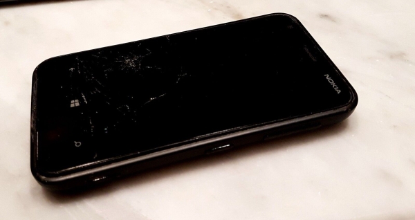 Lumia 620 (RM-846) … defekt