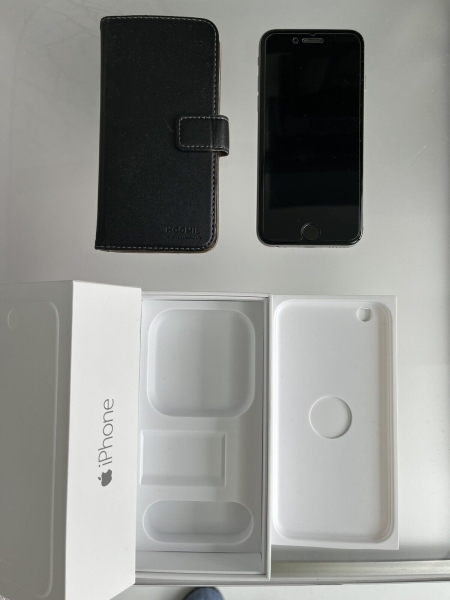 iPhone 6 MG4F2ZD/A 64 GB Space Grey Lederetui