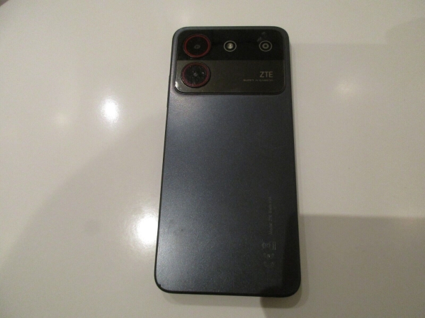 ZTE Blade A54, 4 GB RAM + Memory Fusion 64 Schwarz Dual SIM
