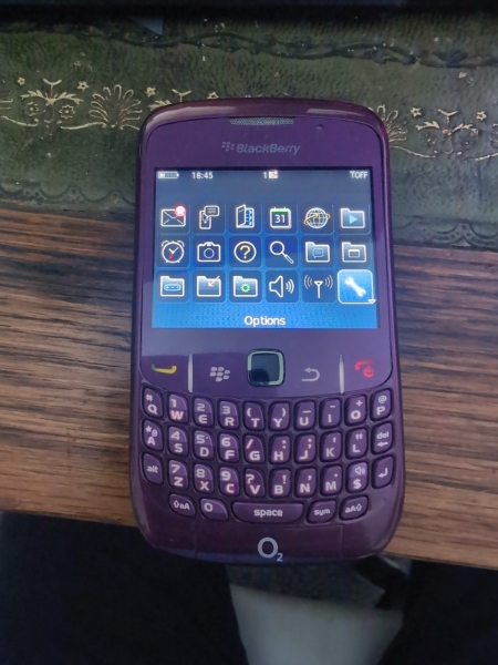 BlackBerry Curve 8520 (O2) 2G GSM Original Smartphone Handy Lila 2009