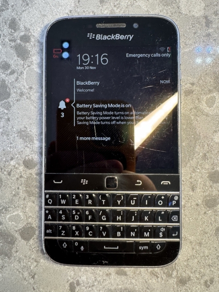Blackberry Classic Q20 16GB schwarz (entsperrt)