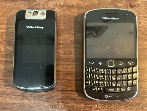 Lot of 2 BlackBerry Classic Smartphone & Flip Black Retro Old Vtg Collectable