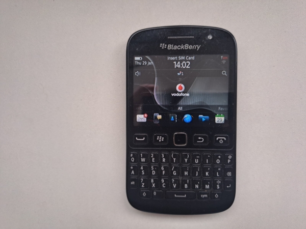 BlackBerry 9720 Smartphone (Vodafone Network) – Schwarz