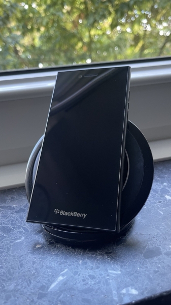 BlackBerry  Leap – 16GB – Schwarz (Ohne Simlock) Smartphone Defekt Bastler