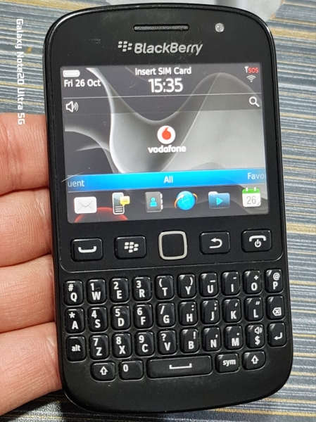 BlackBerry Bold 9720 (entsperrt) 3G Smartphone Top Zustand mit Ladegerät