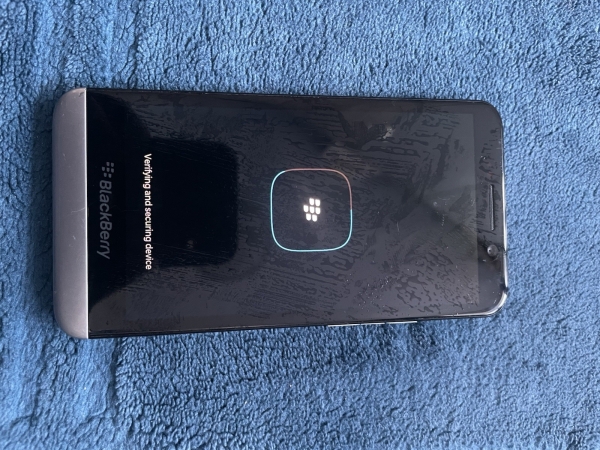 BlackBerry Z30 5″ Dual Core, 16GB RAM Smartphone – Schwarz