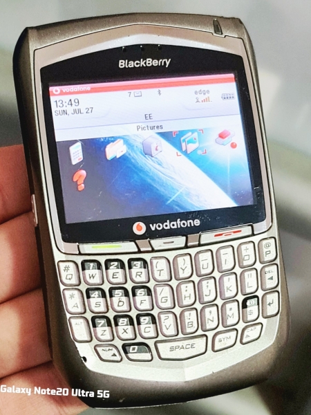 BlackBerry Electron 8700V (entsperrt) Smartphone Top Zustand mit Ladegerät