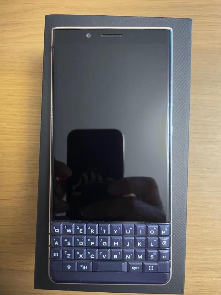 BlackBerry KEY2 LE BBE100-4 4GB/64GB Dual SIM Smartphone Entsperrt Gebraucht