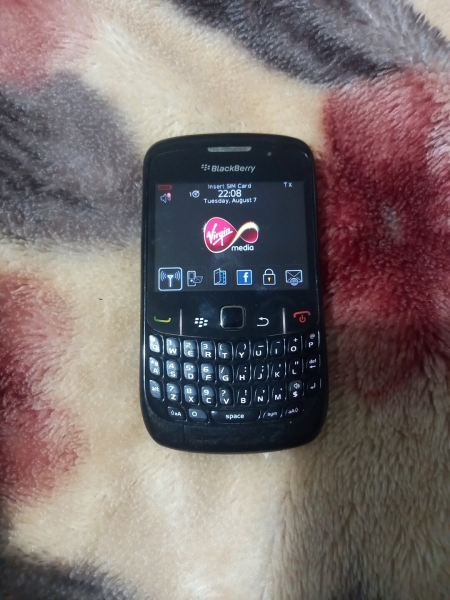 BlackBerry Curve 8520 Smartphone (Virgin Mobile) – Schwarz