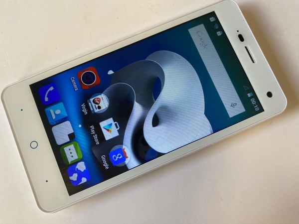 ZTE Blade L3 – Smartphone Handy (entsperrt) 8GB 8MP Android 5 – weiß sehr guter Zustand