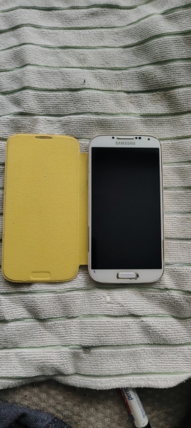 Samsung Galaxy S4 GT-I9195 – 16GB – Gelb Retro Smartphone Zustand Ist Gebraucht