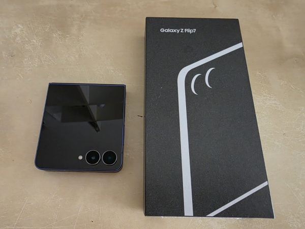 Samsung Galaxy Z Flip 7 ( Blue Shadow  ) Blau 256 GB Smartphone