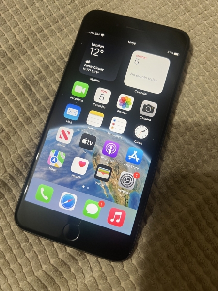 Apple iPhone 8 Plus 64GB – Entsperrt – Space Grau – 80% Akku – Guter Zustand