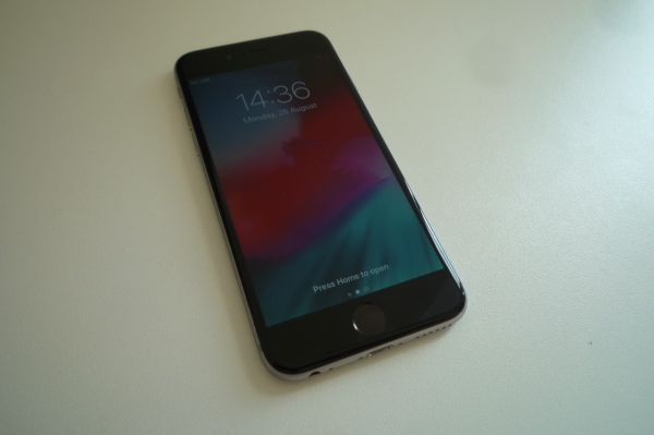 Apple iPhone 6 – 16GB – Space Grau (Entsperrt) A1586 (CDMA + GSM)