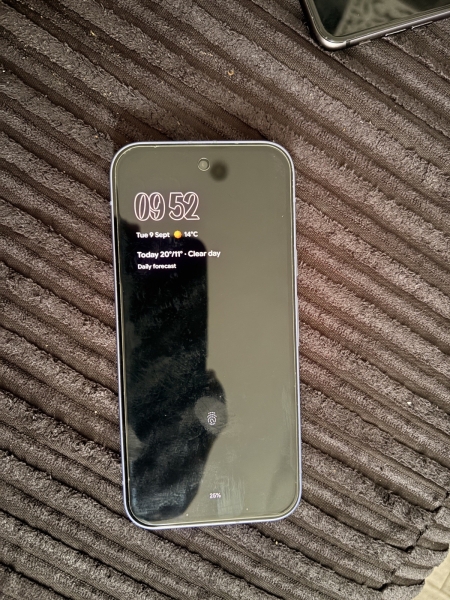 Kaum benutzt Google Pixel 9a 5G Smartphone AI Handy SIM frei 256GB Iris GA09585-GB
