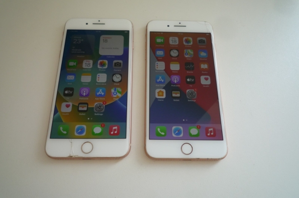 Restposten 2x Apple iPhone 8 Plus – 64GB – Gold (Entsperrt) A1897 (GSM)