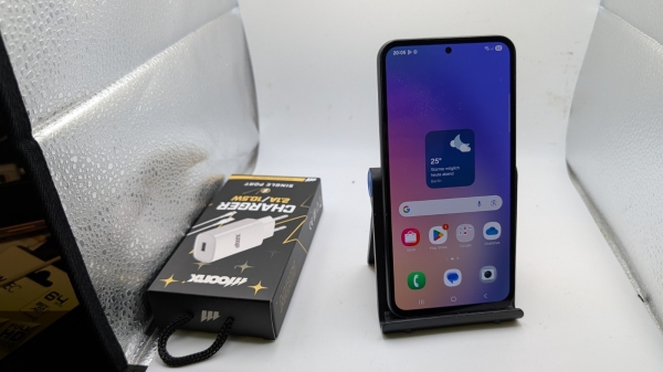 Samsung Galaxy A54 5G 128 / 8GB Android 15,  Smartphone 6,4″ OLED IP67 schwarz