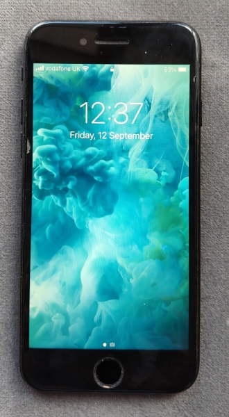 Apple iPhone 7 – 32GB – Schwarz (Entsperrt) A1778 (GSM)