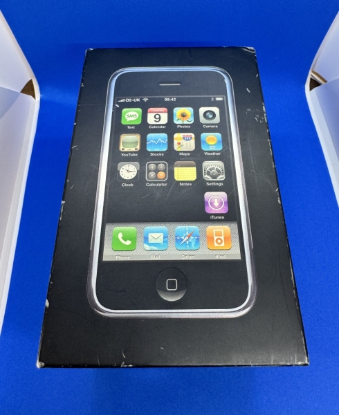 Apple iPhone 1. Generation 2g o2 8GB mit IMEI Matchbox Sammlerstück