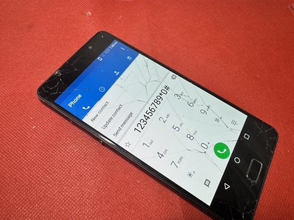 Lenovo P2 (P2a42) – Smartphone defekt Schaden zur Reparatur