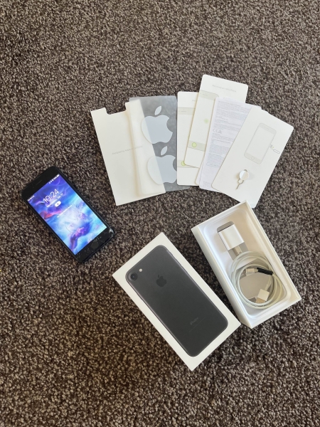 Apple iPhone 7 – 32GB – Schwarz (Virgin Mobile) A1778 (GSM)