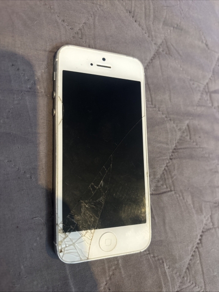 Apple iPhone 5 Silber 27GB, ohne Karton