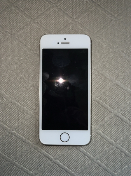 iPhone 5s TEILE UND REPARATUR (wirklich guter Zustand)