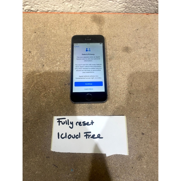 Apple iPhone 5s A1457 Smartphone Wi-Fi Bluetooth 8MP 4,0″ IPS Display (1GB+16GB)