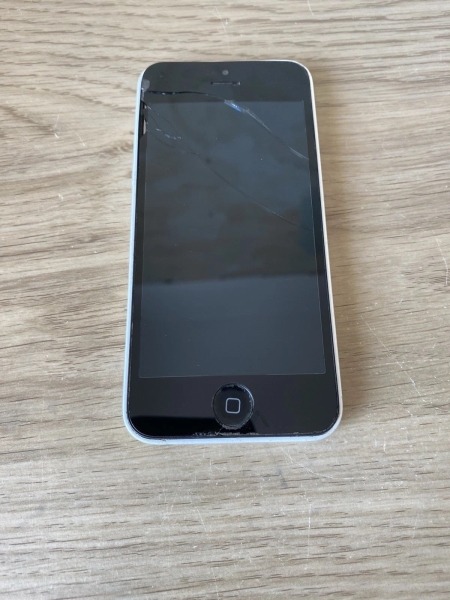 iPhone 5c (weiß, 8GB) für Ersatzteile oder Reparatur